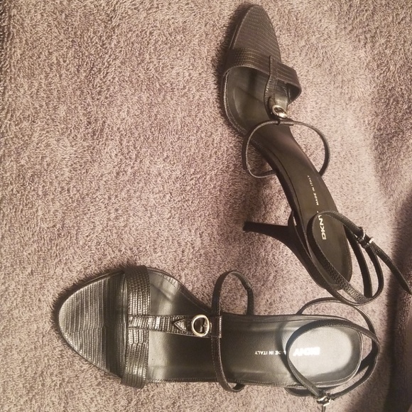 Heels - Picture 2 of 4